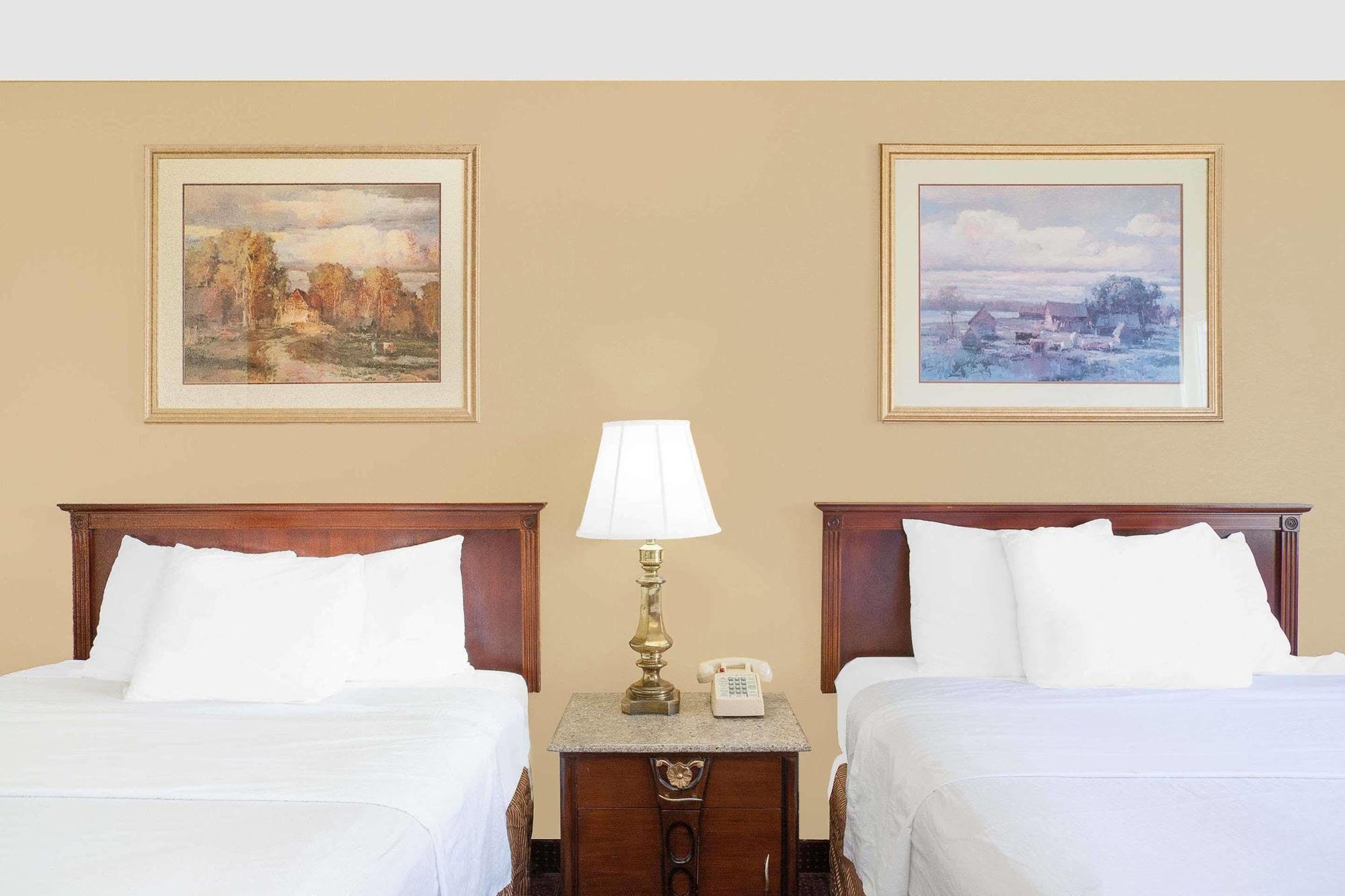 Howard Johnson By Wyndham Atlantic City Egg Harbor Township Hotel Exterior photo